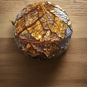 Gold & Silver‎ Sequin Christmas Ball Ornament / Trinket Gift Box
